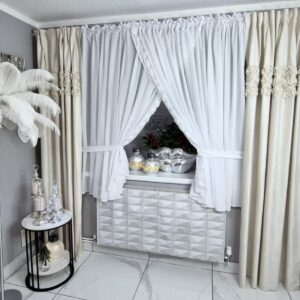 Firana Roses zakładana wykończona rzędem róż | szyta na jednej taśmie | szyfon 400x160