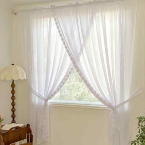 Firana Roses zakładana wykończona rzędem róż | szyta na jednej taśmie | szyfon 400x250